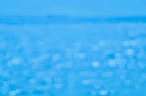 夏の海の波打ち際の玉ボケ2 夏の海の波打ち際の玉ボケ2の写真