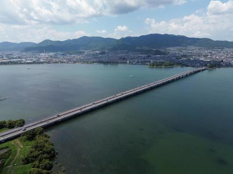 琵琶湖上空で空撮した近江大橋 琵琶湖上空で空撮した近江大橋 近江大橋,橋,琵琶湖の写真素材
