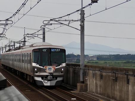 つくばエクスプレス 2000系 筑波山 つくばエクスプレス 2000系 筑波山 つくばエクスプレス,首都圏新都市鉄道,2000系の写真素材