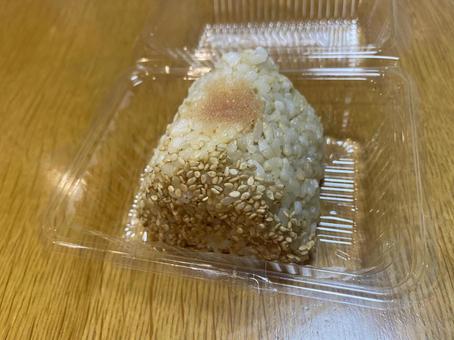 Photo, rice ball, muscles, brown rice ball onigiri, 