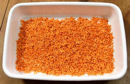 四角い器に集めたキンモクセイの花 キンモクセイ,花,オレンジの写真素材