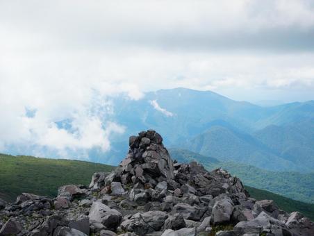 山頂から見る景色 山頂から見る景色 山頂,山々,山並みの写真素材