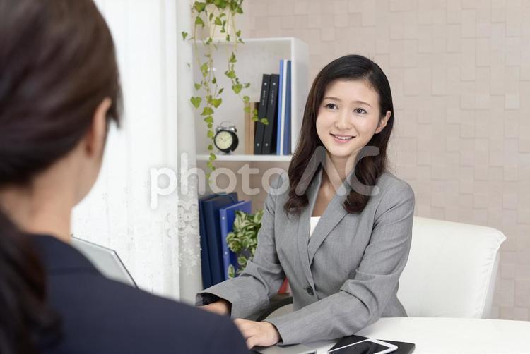 仕事中のビジネスウーマン 女性,ビジネスウーマン,女の写真素材