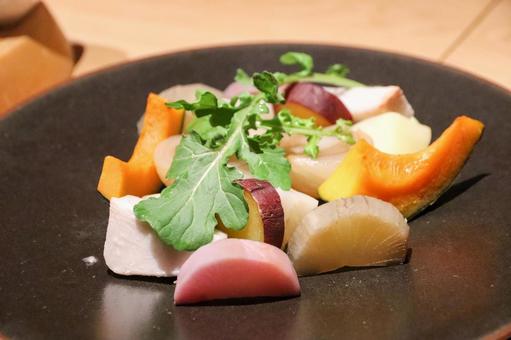 チーズフォンデュの具材 野菜,根菜,温野菜の写真素材