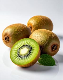 白い背景に一つのキウイ 白い背景に一つのキウイの写真