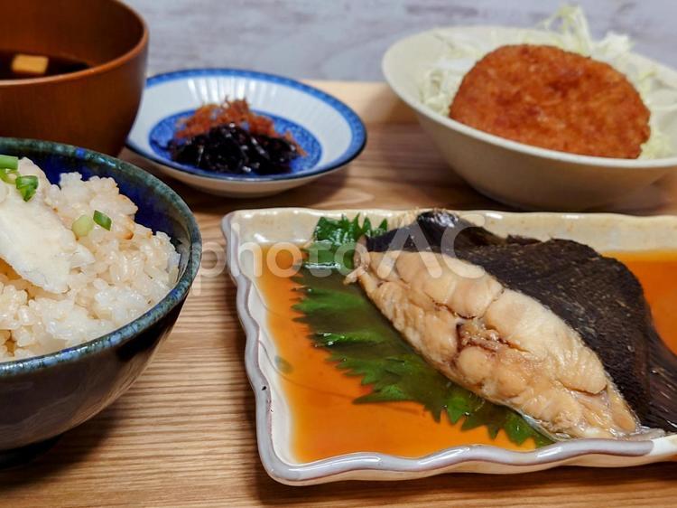 魚の煮付け定食 食事,食卓,ごはんの写真素材