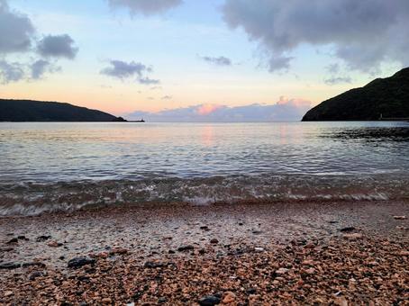 早朝の名瀬の海 早朝の名瀬の海の写真