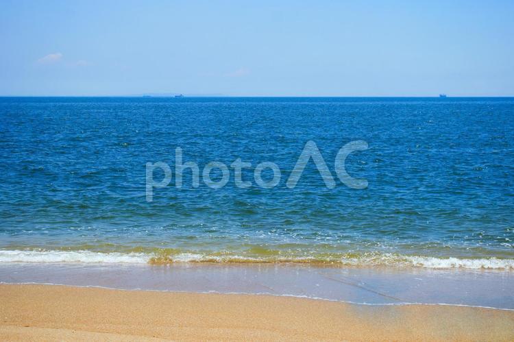 のんびりとした夏のビーチ ビーチ,海,浜辺の写真素材