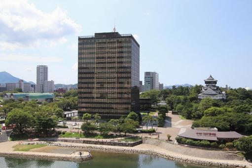 北九州市役所と小倉城、 北九州市役所と小倉城、 北九州市,北九州市役所,小倉北区の写真素材