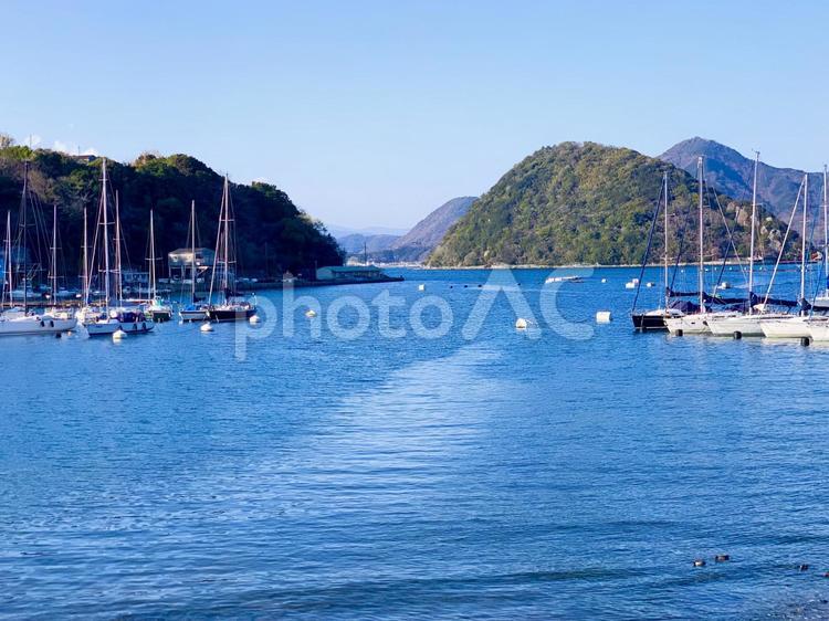 ヨットのある風景 ヨット,海,海面の写真素材