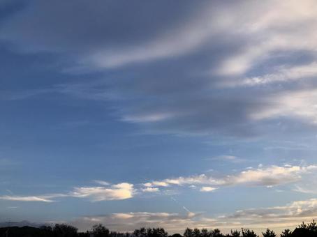 夜明けの空と雲 夜明けの空と雲 自然,田舎,朝焼けの写真素材