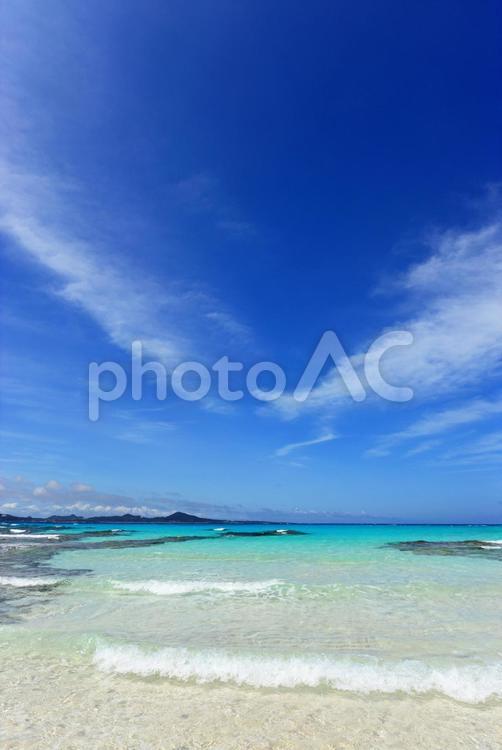 南国沖縄の美しい海とさわやかな空 沖縄,海,ビーチの写真素材