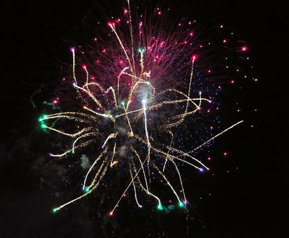 打ち上げ花火 打ち上げ花火の写真