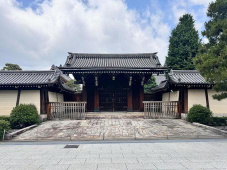 Higashi Honganji Temple Entrance Gate, JPG