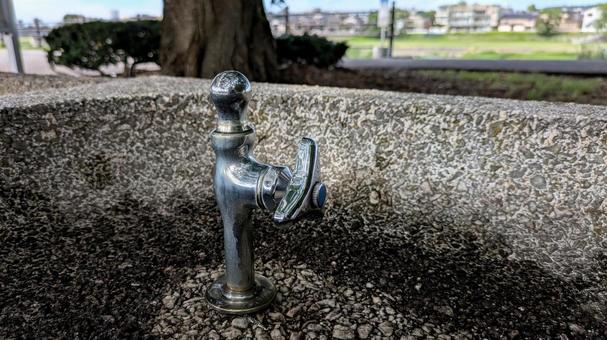 公園にある水飲み場 公園にある水飲み場 水,公園,水道の写真素材
