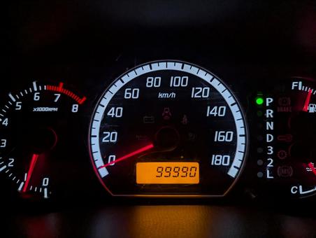 あと少し。99990キロ あと少し。99990キロの写真