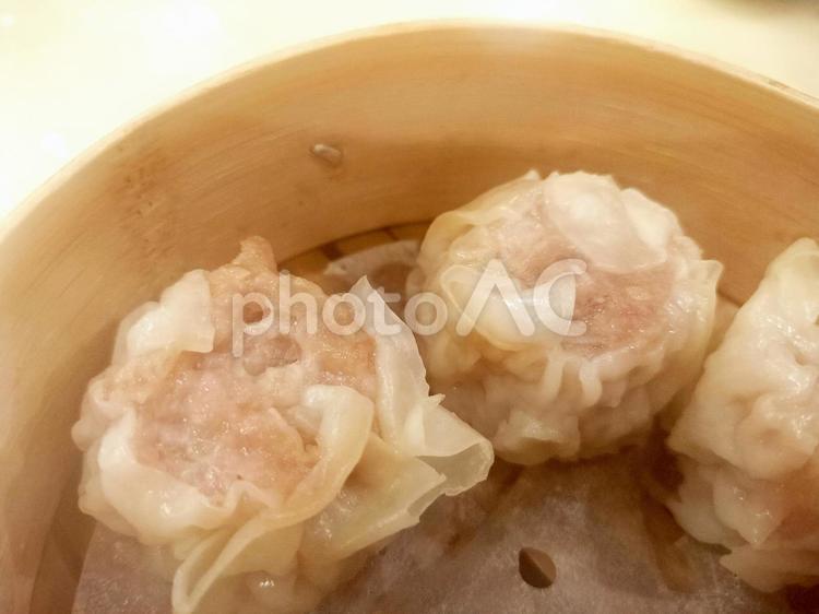 蒸籠で蒸したシュウマイ シウマイ,焼売,シュウマイの写真素材