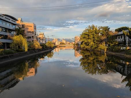 昭和橋付近から江ノ口川上流を望む 昭和橋付近から江ノ口川上流を望む 江ノ口川,川,河川の写真素材