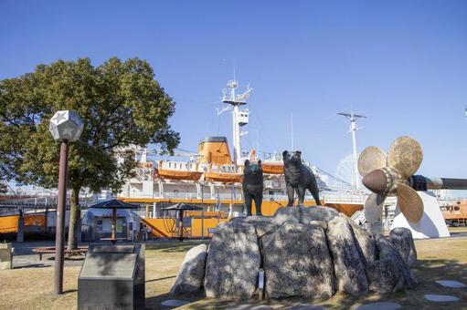 タロ・ジロの像 タロ・ジロの像,タロとジロ,ガーデンふ頭の写真素材