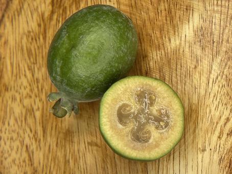 フェイジョアの切り口 フェイジョア,果物,切り口の写真素材