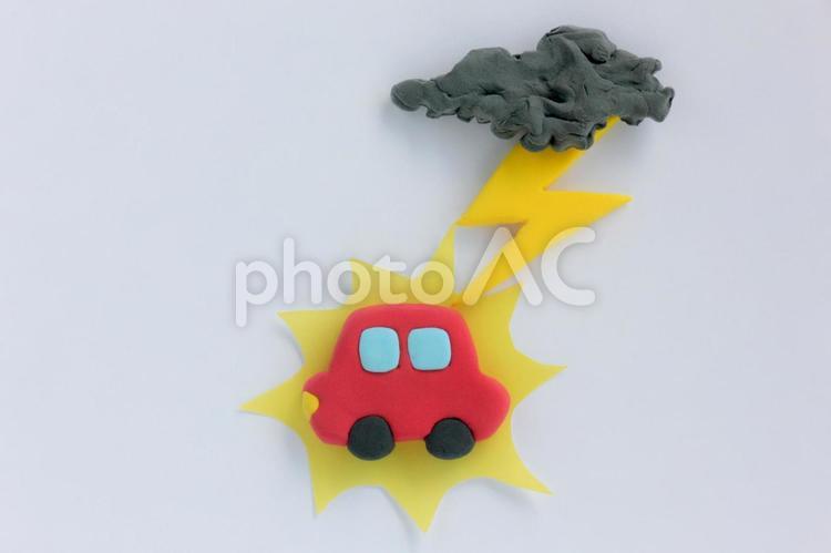 落雷　車 車,自動車,自家用車の写真素材