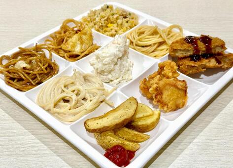 バイキング　茶色一色　炭水化物多め 茶色一色,炭水化物多め,焼きそばの写真素材