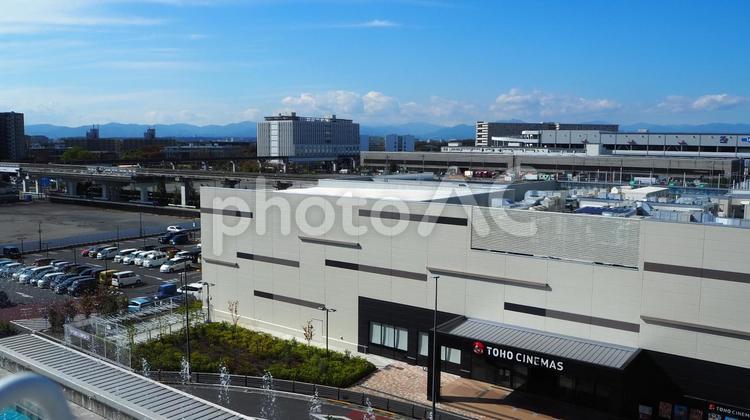 屋上から見る街＆遠くの山（東京都立川市） 立川市,東京,立川の写真素材