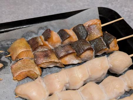 鮭串 和食,焼き鳥,焼鳥の写真素材