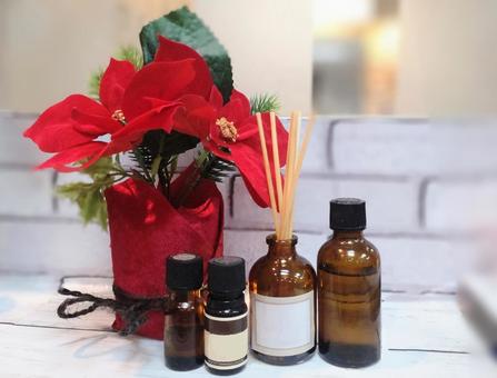 横長 クリスマス ポインセチアとアロマ クリスマス,クリスマスツリー,ポインセチアの写真素材