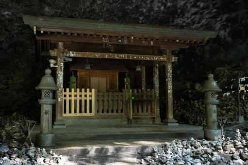 天岩戸神社　天安河原 天岩戸神社,天安河原,仰慕ヶ窟の写真素材