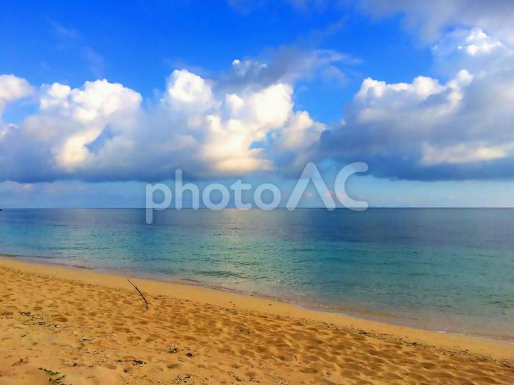 沖縄の砂浜 砂浜,ビーチ,波打ち際の写真素材
