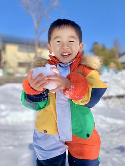 ゆきあそび 子ども,男の子,冬の写真素材