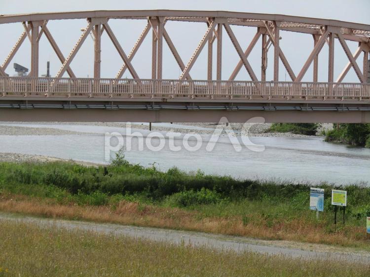 手取り川にかかる橋の風景 橋,手取川,川の写真素材