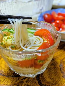 そうめん小鉢トッピング① そうめん小鉢トッピング① そうめん,素麺,ソーメンの写真素材