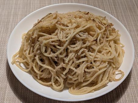 寒露過ぎの夕食に自宅調理したスパゲティ 寒露過ぎの夕食に自宅調理したスパゲティ たらこスパゲティ,ロングパスタ,麺の写真素材