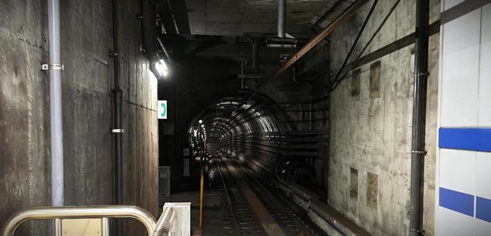神戸市営地下鉄中央市場駅トンネル内部 神戸市営地下鉄,海岸線,中央市場前駅の写真素材
