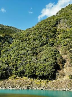行楽日和 山,空,川の写真素材