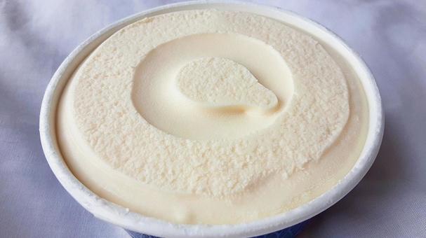 カップバニラアイスクリーム小・1 カップバニラアイスクリーム小・1の写真