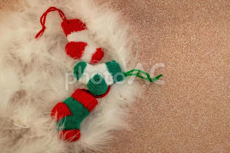 クリスマス背景素材　可愛い靴下の飾り 背景,クリスマス,小物の写真素材