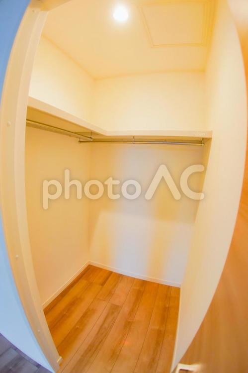 ウォークインクローゼットのイメージ クローゼット,ウォークインクローゼット,収納の写真素材