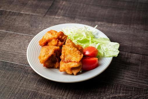 木製テーブルのから揚げ 唐揚げ,鶏肉,からあげの写真素材