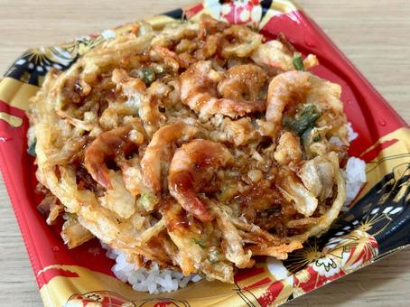 スーパーで買った海鮮かき揚げ丼 スーパーで買った海鮮かき揚げ丼 かき揚げ,よせ揚げ,天ぷらの写真素材