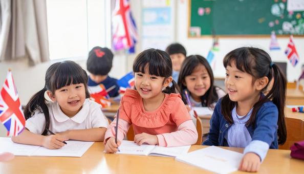 教育 英会話教室でレッスンを受ける子供 教育 英会話教室でレッスンを受ける子供の写真
