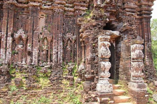ベトナムの世界遺産ミーソン遺跡 ベトナムの世界遺産ミーソン遺跡 ベトナム,ミーソン遺跡,遺跡の写真素材