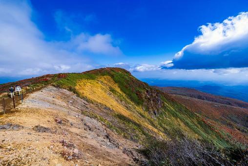 秋色に染まる 栗駒山の絶景 秋色に染まる 栗駒山の絶景 山,秋,紅葉の写真素材