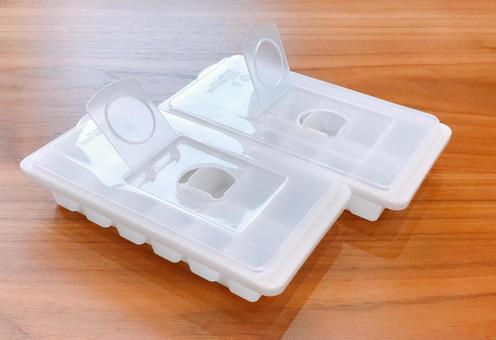 アイストレー アイストレー,アイストレイ,氷トレーの写真素材