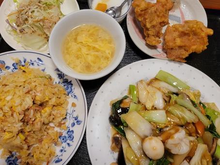 八宝菜定食 八宝菜定食 八宝菜,唐揚げ,たまごスープの写真素材