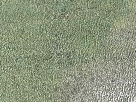 上空から見た仁淀川の水面 上空から見た仁淀川の水面の写真