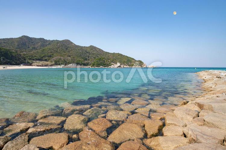 海岸沿いから眺める海の景色 晴れ,天気,風景の写真素材