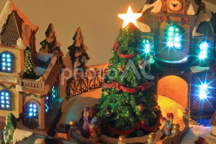 クリスマス　街並み クリスマス,クリスマスツリー,オーナメントの写真素材